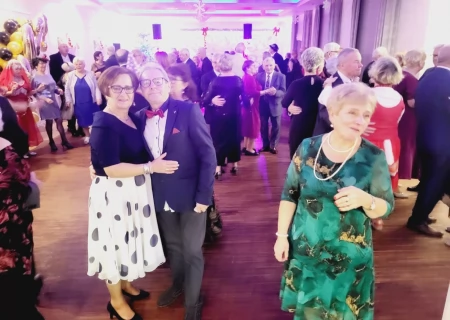 Tczew - Tczewscy seniorzy z przytupem witali 2025 rok