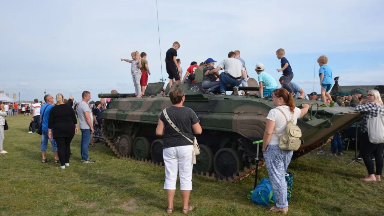 Tczew - Piknik historyczno - militarny na bulwarze