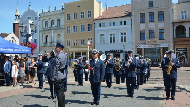 Tczew - Policjanci z całego województwa świętowali w Tczewie