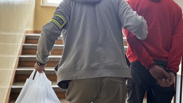 Tczew - Dwóch mieszkańców Tczewa zatrzymanych za narkotyki - w mieszkaniu sejf i kasetka pełne proszków