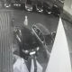 Tczew - Uderzali kijem i rzucali kostką brukową w samochód. Policja szuka świadków
