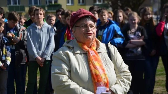 Tczew - Przy Dębie Katyńskim uczczono ofiary katastrofy z 2010 roku
