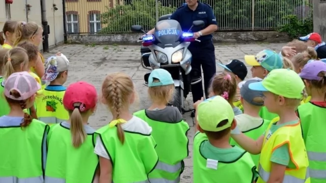 Tczew - Przedszkolaki z wizytą na komendzie