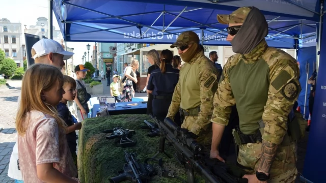 Tczew - Policjanci z całego województwa świętowali w Tczewie