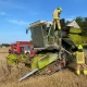 Tczew - Strażacy apelują o ostrożność podczas prac polowych. Płonęły już 2 kombajny