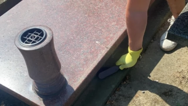 Tczew - Podnoszenie zapadniętych nagrobków czyszczenie las