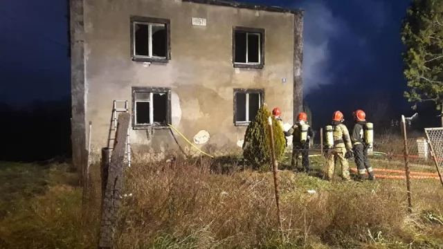 Tczew - Wyprowadzili 87-latka z płonącego domu. "Chwilę później wszystkich nas by już nie było"