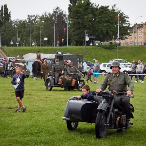 Tczew - Piknik historyczno - militarny na bulwarze