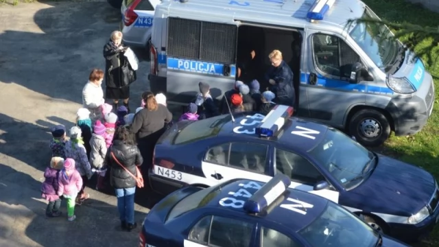 Tczew - Policjantki spotkały się z przedszkolakami 