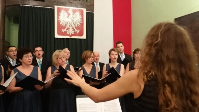 Tczew - XXVI Gniewskie Spotkania Kameralne - patriotyczny koncert chóru na początek