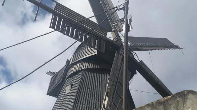 Tczew - Wiatr uszkodził skrzydło wiatraka