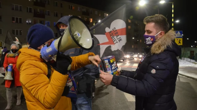 Tczew - Po ograniczeniu praw aborcyjnych kolejne protesty na ulicach Tczewa