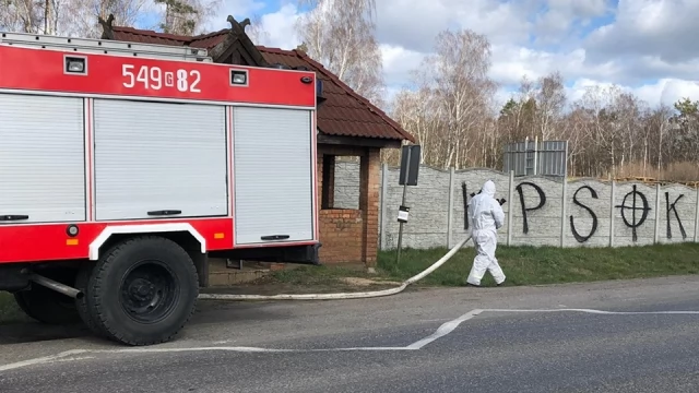 Tczew - Strażacy dezynfekowali przystanki na terenie gminy Tczew