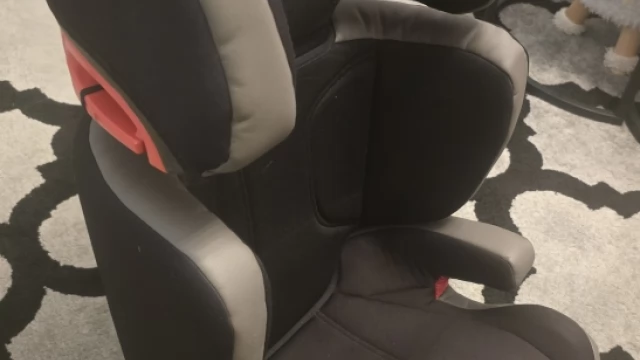 Tczew - Fotelik samochodowy lionelo Lo - HUGO BW06 IsoFix 15