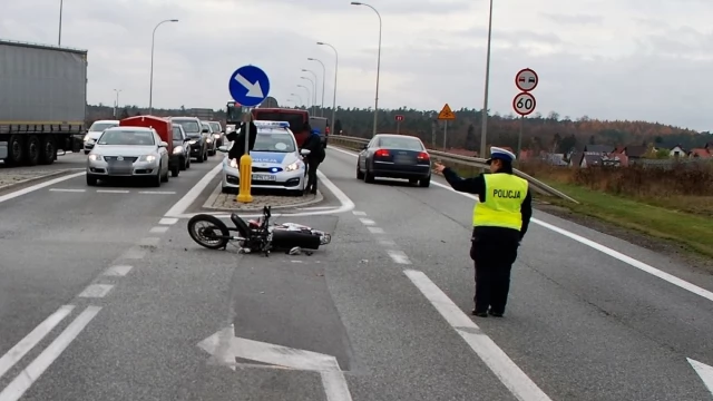 Tczew - Kierowca ciężarówki wymusił pierwszeństwo motorowerzyście