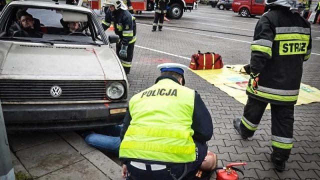 Tczew - A1. 15 osób rannych, uszkodzony dystrybutor z gazem. Na szczęście to ćwiczenia