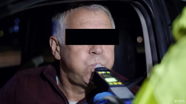 Tczew - Czujny mieszkaniec zatrzymał nietrzeźwego kierującego Audi. 51-latek bez uprawnień i z promilami