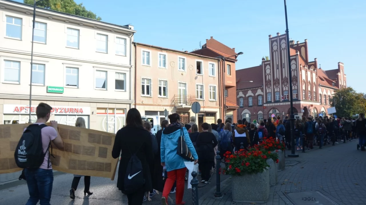 Tczew - Manifest przeciwko marnowaniu jedzenia w Tczewie
