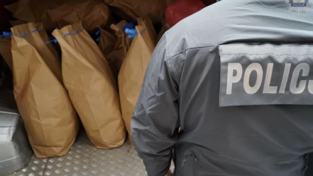 Tczew - Takiej akcji jeszcze w Tczewie nie było! W busie narkotyki za kilkanaście milionów złotych