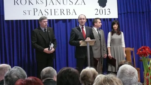 Tczew - To już jest Rok ks. Janusza Pasierba. "Mistrz, posłaniec słowa, nieprzeciętny talent"