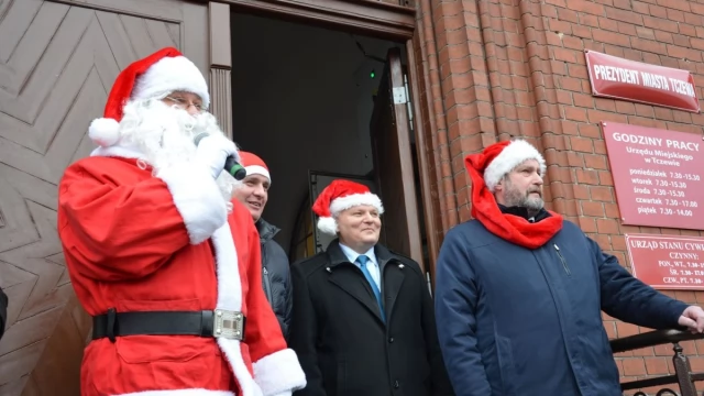 Tczew - Ekologiczna zamiatarka w prezencie dla tczewian od świętego Mikołaja