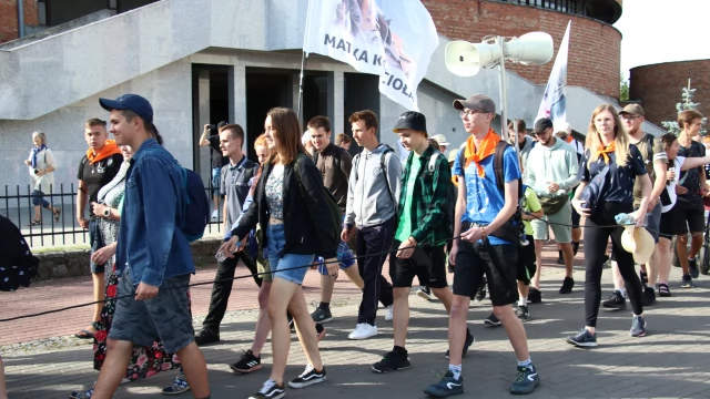 Tczew - Pielgrzymi coraz bliżej celu. Przejdą blisko pół tysiąca kilometrów!