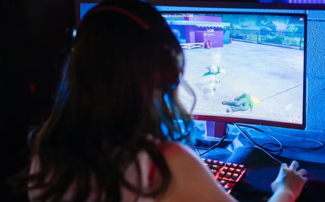 Tczew - Większość dzieci bez nadzoru w sieci. Jedna trzecia rodziców monitoruje ich aktywność online