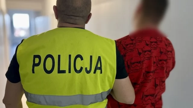 Tczew - Zapłacił 30 razy cudzą kartą - grozi mu nawet 10 lat!