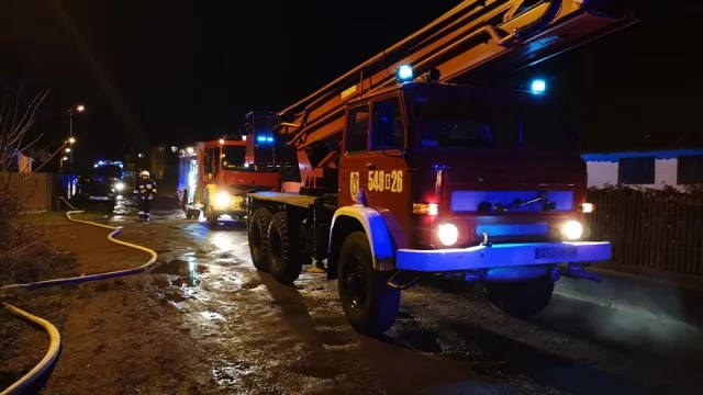 Tczew - Pożar i wybuch w Radostowie. Świadkowie uratowali 87-latka - "Wspaniała postawa, godna do naśladowania"