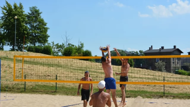 Tczew - 17 zespołów na inauguracji sezonu siatkówki plażowej