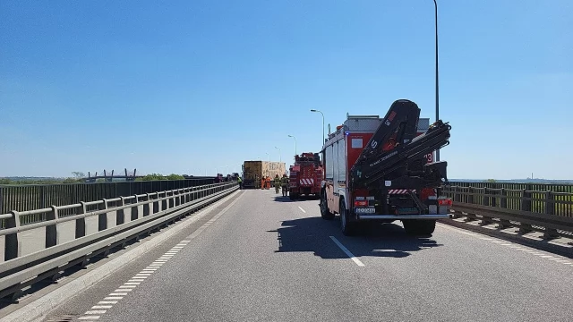 Tczew - Poważny wypadek z udziałem ciężarówek, na miejsce leci LPR