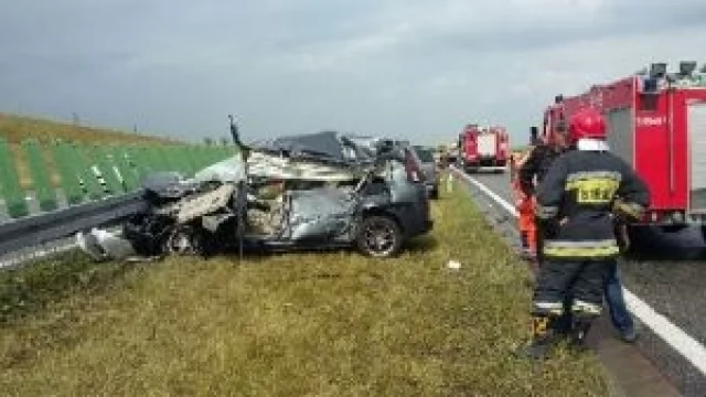 Tczew - Wypadek na A1. Po poważnie rannego kierowcę przyleciał śmigłowiec