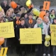 Tczew - Manifestacja pod delegaturą kuratorium. "Oświata stoi nad przepaścią"