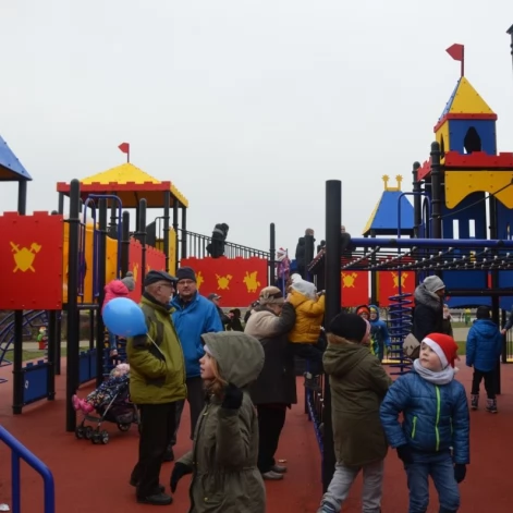 Tczew - Dzieci z Tczewa dostały na Mikołajki plac zabaw