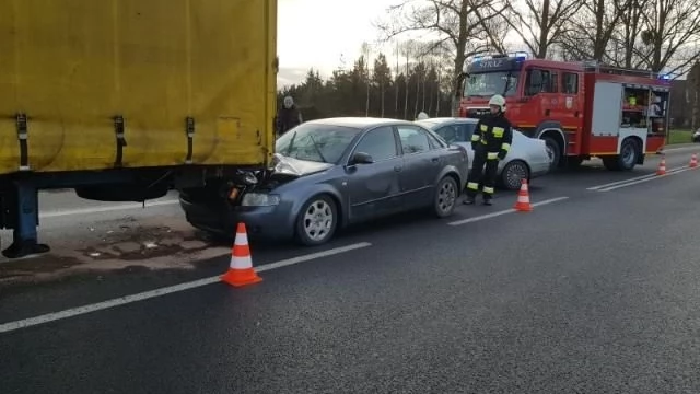 Tczew - Już drugi wypadek - najechanie na tył pojazdu w miejscu tymczasowej sygnalizacji