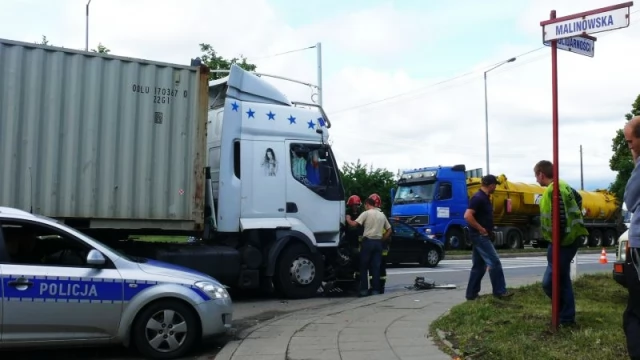 Tczew - Dwie ciężarówki zderzyły się Al. Solidarności