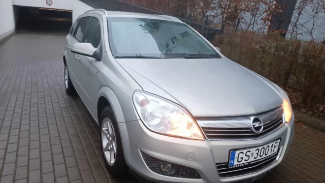 Tczew - Opel Astra H 2008 ROK POJ.1, 6 BENZYNA