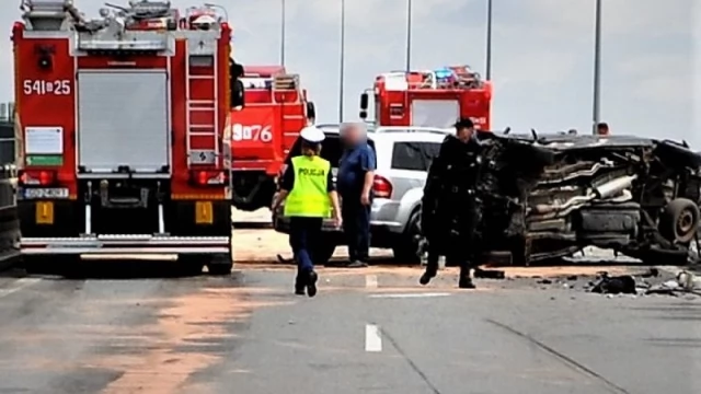 Tczew - Zderzenie trzech aut. Policjanci apelują o rozwagę na drodze