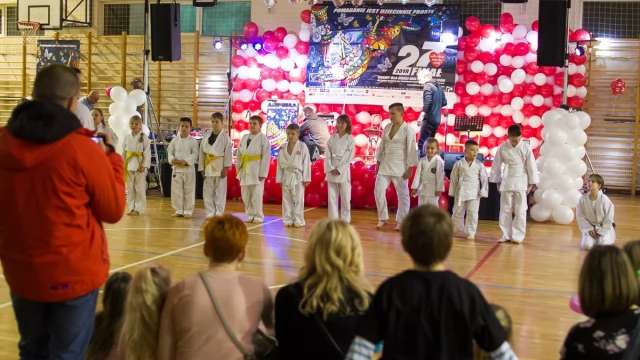 Tczew - 27 Finał WOŚP w Szkole Podstawowej w Dąbrówce. Się działo!