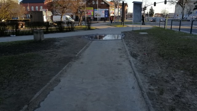 Tczew - Kałuża czy chodnik?