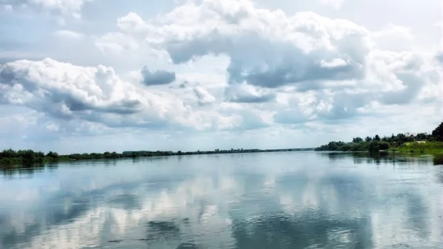 Tczew - Usuwali ropopochodną plamę z Wisły