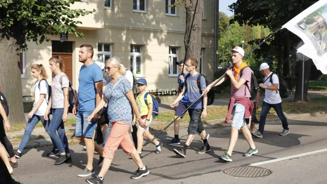 Tczew - Tczewska pielgrzymka wyruszyła na Jasną Górę