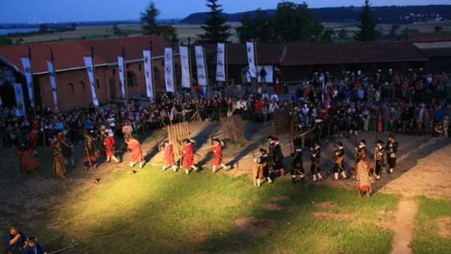 Tczew - Vivat Vasa 2012 - już dziesiąty raz w Gniewie starły się armie