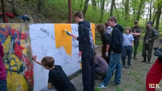 Tczew - Gniewscy gimnazjaliści odnowili scenę w parku miejskim