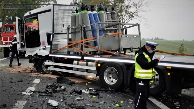 Tczew - Policjanci wyjaśniają okoliczności tragedii w Rakowcu