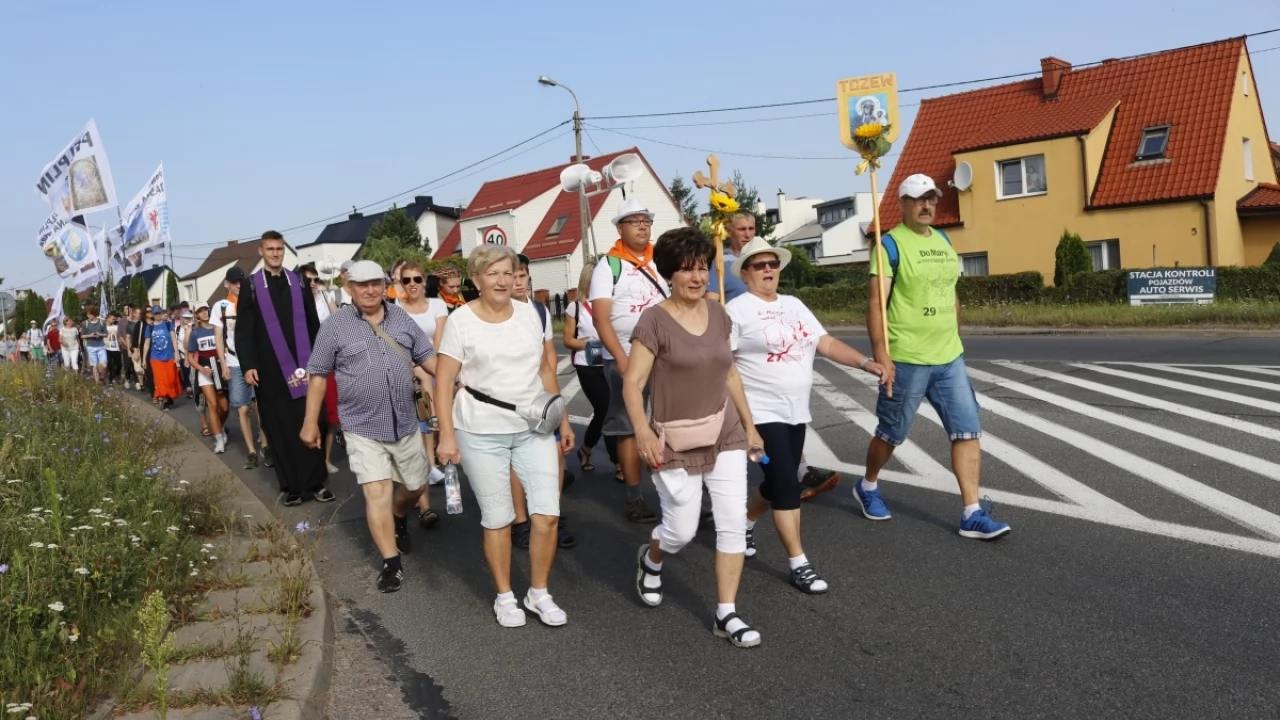Tczew - Tczewska pielgrzymka wyruszyła na Jasną Górę