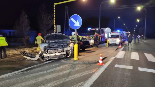 Tczew - DK 91. Zderzenie trzech aut, ranna m. in. kobieta w ciąży. Prawdopodobny sprawca bez uprawnień