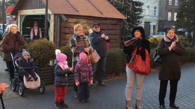 Tczew - Świątecznie i z kolędą - szopka i powitanie zimy