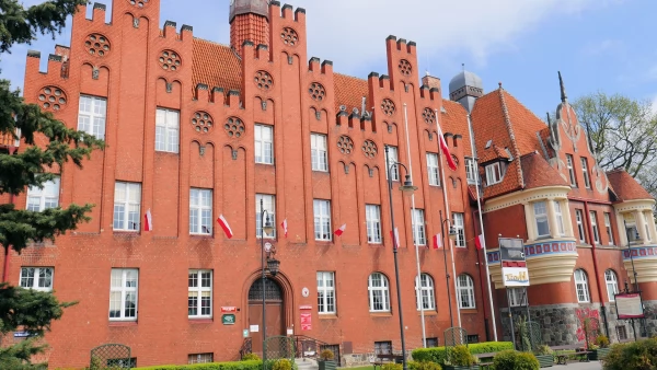 Tczew - Władze Tczewa przypominają: "Meldunek nadal obowiązuje"
