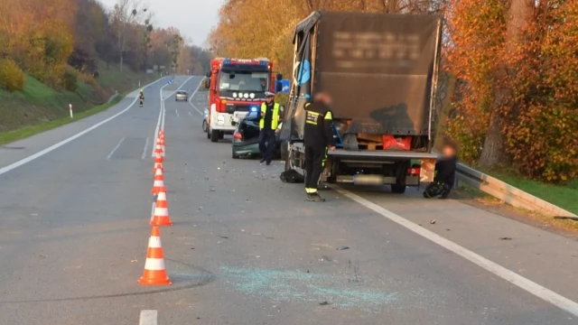 Tczew - Wypadek w Pieniążkowie. Policjanci zatrzymali prawo jazdy 18-latkowi